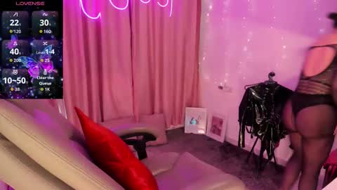 Snapshot of hikariween chatting on December 18, 2025, 5:52 pm Hikariween online show from December 18, 2025, 5:52 pm