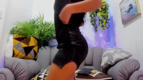 hilari_thopson online show from October 27, 2025, 7:18 pm