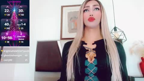 Hilary Avilan online show from December 6, 2024, 7:56 pm