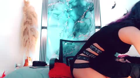 Hilary Avilan online show from September 13, 2025, 7:13 pm