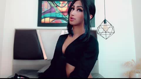 Hilary Avilan online show from January 16, 2026, 7:18 pm