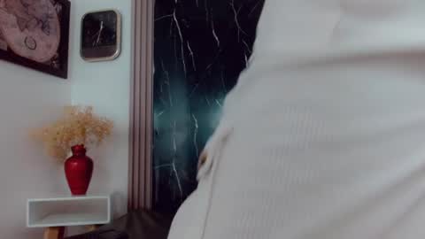 Hilary Avilan online show from April 16, 2026, 7:25 pm