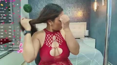 hilary_evanss online show from May 17, 2026, 3:59 am