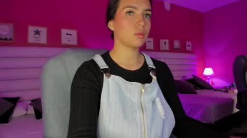 Snapshot of hilary_tailor chatting on September 12, 2025, 10:59 am hilary_tailor online show from September 12, 2025, 10:59 am