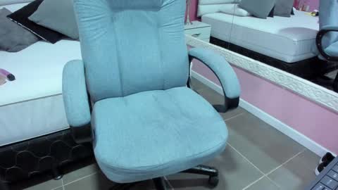 Snapshot of hilary_tailor chatting on September 24, 2025, 11:24 am hilary_tailor online show from September 24, 2025, 11:24 am