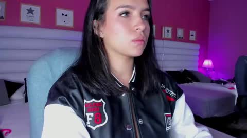 Snapshot of hilary_tailor chatting on October 2, 2025, 11:06 am hilary_tailor online show from October 2, 2025, 11:06 am