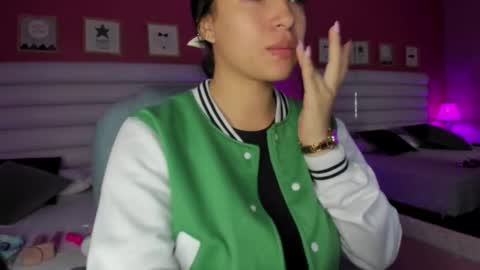 Snapshot of hilary_tailor chatting on October 18, 2025, 11:11 am hilary_tailor online show from October 18, 2025, 11:11 am