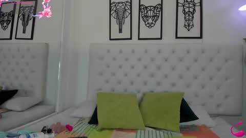 Snapshot of hilary_tailor chatting on October 19, 2025, 11:11 am hilary_tailor online show from October 19, 2025, 11:11 am