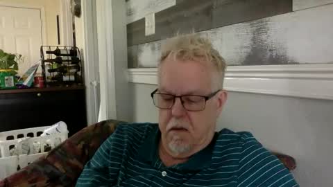 Snapshot of hillcountrydads chatting on February 18, 2026, 5:42 pm TwoDaddies online show from February 18, 2026, 5:42 pm