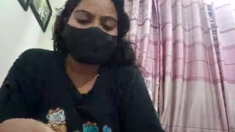 himuhimu22 online show from October 28, 2025, 9:50 pm