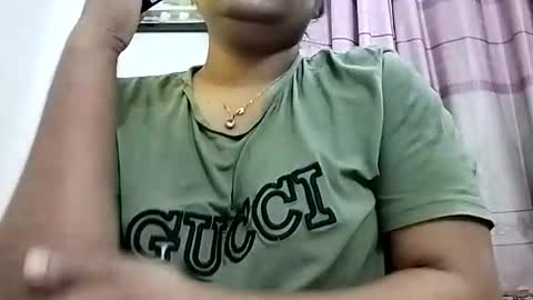 himuhimu22 online show from January 18, 2026, 3:27 pm