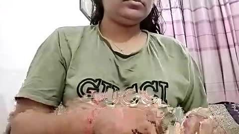 himuhimu22 online show from February 1, 2026, 2:26 pm