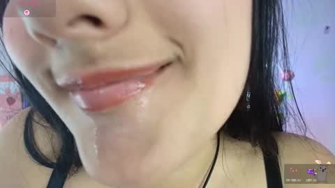 hinata online show from November 25, 2025, 8:53 pm