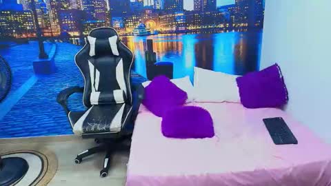 hinataii online show from February 19, 2026, 8:32 am