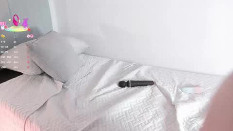 Hinazuru online show from November 12, 2025, 7:13 pm