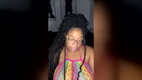 Snapshot of hiniseee chatting on June 20, 2026, 7:44 am hiniseee online show from June 20, 2026, 7:44 am