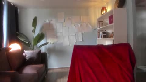 Hinnata online show from October 21, 2025, 5:46 pm