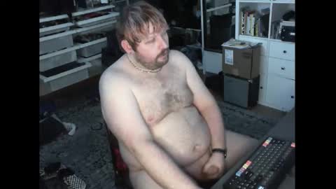 Snapshot of hipguy91 chatting on December 19, 2025, 6:04 pm hipguy91 online show from December 19, 2025, 6:04 pm