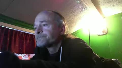 Snapshot of hippiedad333 chatting on February 5, 2026, 10:36 pm hippiedad333 online show from February 5, 2026, 10:36 pm