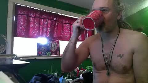 Snapshot of hippiedad333 chatting on February 20, 2026, 8:53 pm hippiedad333 online show from February 20, 2026, 8:53 pm