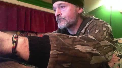 Snapshot of hippiedad333 chatting on March 2, 2026, 12:13 am hippiedad333 online show from March 2, 2026, 12:13 am