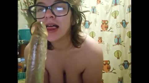 hippiesoul204 online show from December 2, 2024, 9:56 am