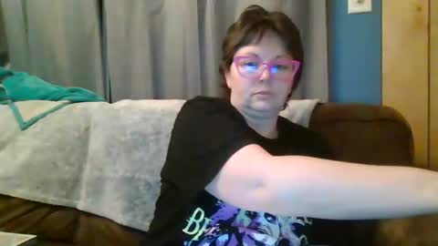 Bella online show from February 14, 2025, 6:02 am