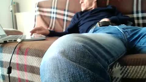 hippopus online show from March 17, 2026, 8:39 am