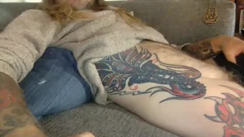 Snapshot of hippybiker chatting on December 5, 2024, 2:44 pm hippybiker online show from December 5, 2024, 2:44 pm