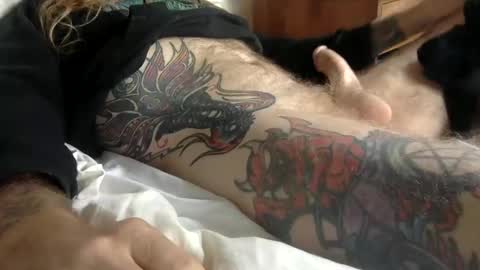 Snapshot of hippybiker chatting on December 23, 2024, 6:05 pm hippybiker online show from December 23, 2024, 6:05 pm