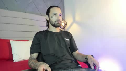 Hisoka online show from November 11, 2025, 3:06 am