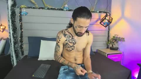 Hisoka online show from December 21, 2025, 12:23 pm