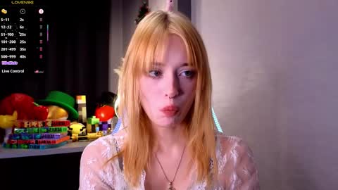 Ella online show from September 21, 2025, 6:42 pm