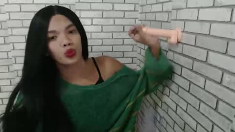 Guinevere3 online show from January 5, 2026, 6:00 pm