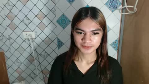 Snapshot of hoelykarina chatting on March 2, 2026, 11:39 am Karina3 online show from March 2, 2026, 11:39 am