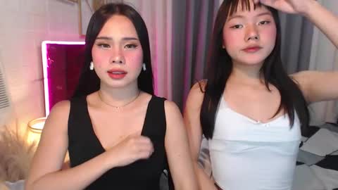 hoelymolly online show from March 8, 2026, 5:06 pm