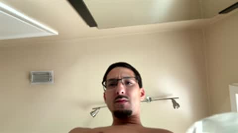 hoeskii online show from December 1, 2025, 8:58 pm