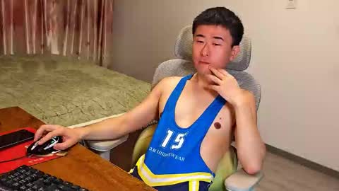 Snapshot of hoho7619 chatting on October 26, 2025, 1:06 pm shy boi online show from October 26, 2025, 1:06 pm