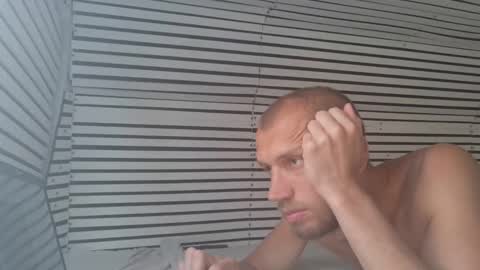 hola_homo online show from May 1, 2026, 6:12 pm