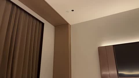 Snapshot of hola_sunflower chatting on November 16, 2025, 5:51 pm amy online show from November 16, 2025, 5:51 pm