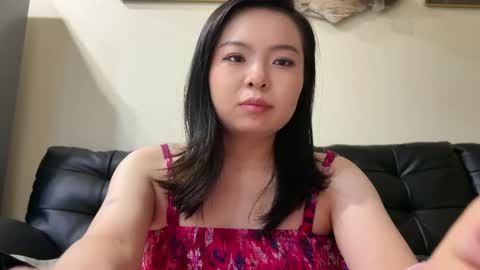 Snapshot of hola_sunflower chatting on June 4, 2026, 2:34 pm amy online show from June 4, 2026, 2:34 pm