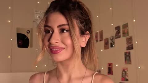 Moni Monica online show from October 10, 2025, 8:13 am