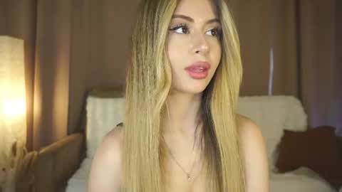 Snapshot of holayoula chatting on June 25, 2026, 8:08 am Moni Monica online show from June 25, 2026, 8:08 am