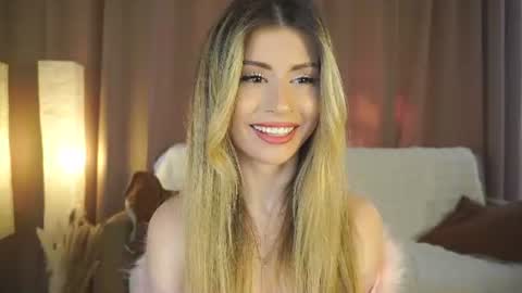 Snapshot of holayoula chatting on July 8, 2026, 8:08 am Moni Monica online show from July 8, 2026, 8:08 am