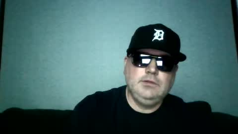 Snapshot of holden_minutz chatting on June 17, 2026, 5:54 am holden_minutz online show from June 17, 2026, 5:54 am