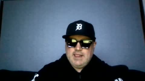 Snapshot of holden_minutz chatting on July 2, 2026, 8:09 am holden_minutz online show from July 2, 2026, 8:09 am