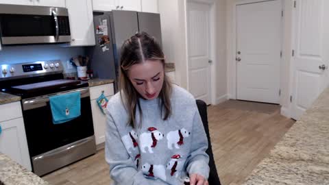 Holi Hurricane online show from December 13, 2024, 4:54 am