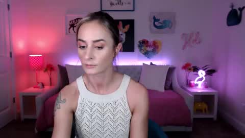 Holi Hurricane online show from February 11, 2025, 3:29 am