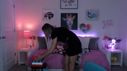 Holi Hurricane online show from September 14, 2025, 4:11 am