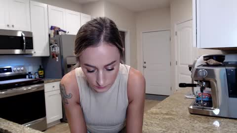 Holi Hurricane online show from October 3, 2025, 3:03 am